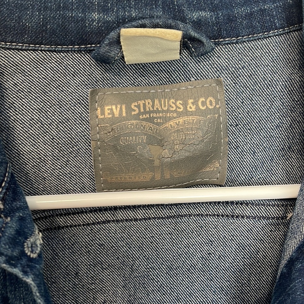 Women’s Levi Denim Jacket Size M crop - Picture 2 of 7